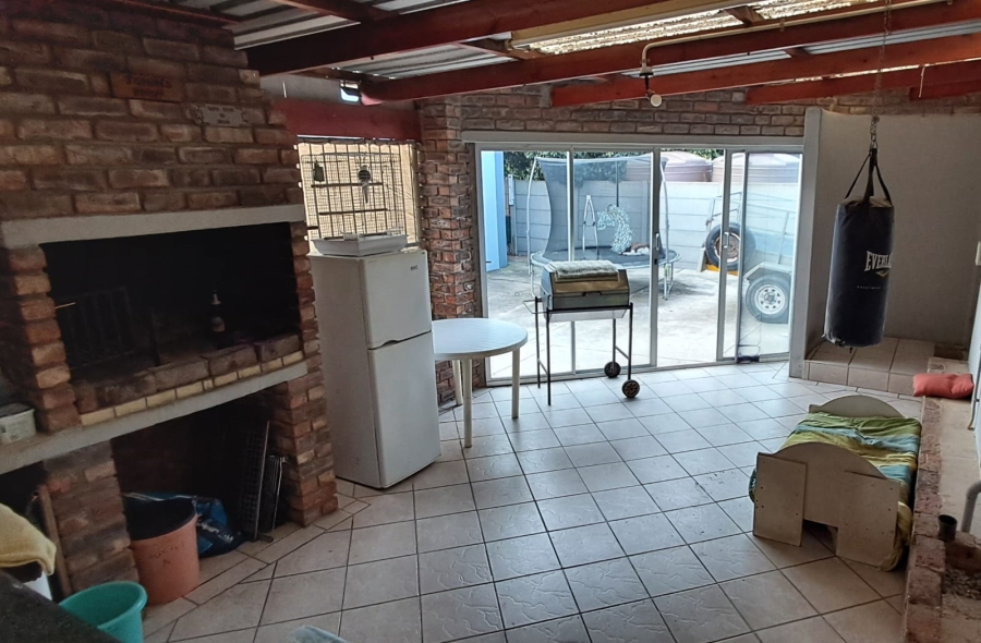 5 Bedroom Property for Sale in Retief Eastern Cape